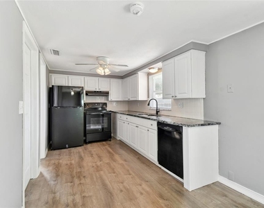 7721 Arbordale Drive - Photo Thumbnail 25