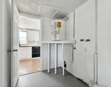 7721 Arbordale Drive - Photo Thumbnail 20