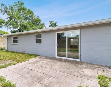 7721 Arbordale Drive - Photo Thumbnail 27