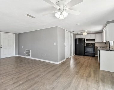 7721 Arbordale Drive - Photo Thumbnail 26