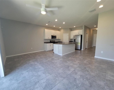 7113 Grand Elm Drive - Photo Thumbnail 4