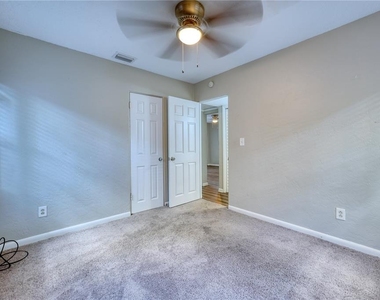 8086 28th Avenue N - Photo Thumbnail 10