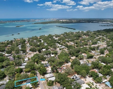 8086 28th Avenue N - Photo Thumbnail 14
