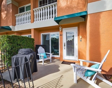 922 N Shore Drive Ne - Photo Thumbnail 3
