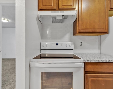 4838 S Semoran Boulevard - Photo Thumbnail 6