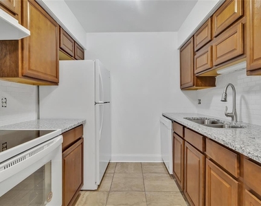 4838 S Semoran Boulevard - Photo Thumbnail 7