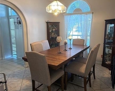 2618 Hawthorne Lane - Photo Thumbnail 2