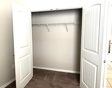 863 Hudson Valley Drive - Photo Thumbnail 13