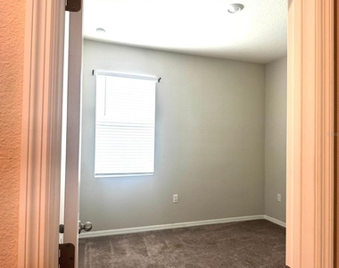 863 Hudson Valley Drive - Photo Thumbnail 15