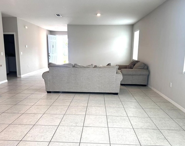 863 Hudson Valley Drive - Photo Thumbnail 8