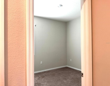 863 Hudson Valley Drive - Photo Thumbnail 14