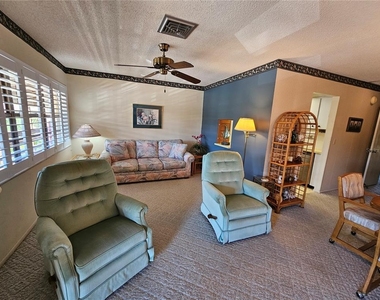 6 Quails Run Boulevard - Photo Thumbnail 2
