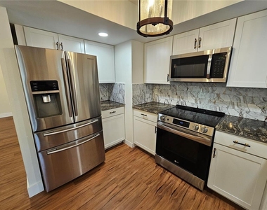 659 N Jefferson Avenue - Photo Thumbnail 2