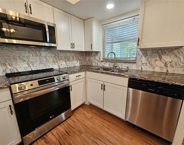 659 N Jefferson Avenue - Photo Thumbnail 3