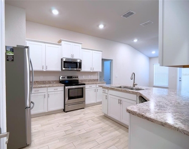 4549 Se 25th Loop - Photo Thumbnail 5