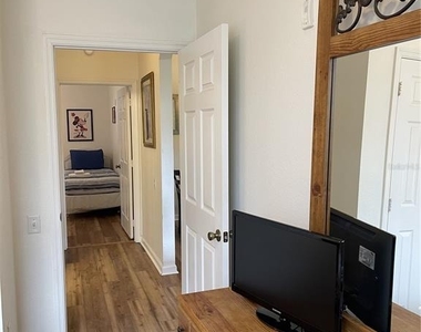 2306 Silver Palm Drive - Photo Thumbnail 19