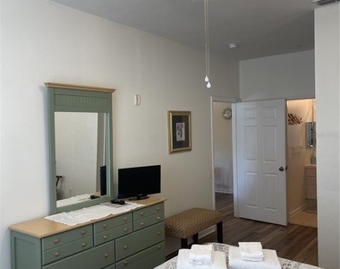 2306 Silver Palm Drive - Photo Thumbnail 11