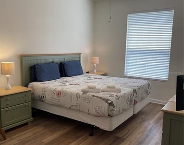 2306 Silver Palm Drive - Photo Thumbnail 9