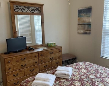 2306 Silver Palm Drive - Photo Thumbnail 17