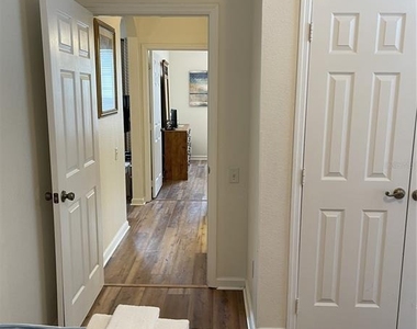 2306 Silver Palm Drive - Photo Thumbnail 24