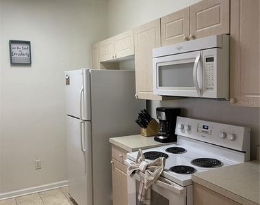 2306 Silver Palm Drive - Photo Thumbnail 3