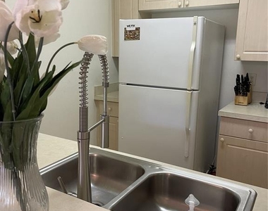 2306 Silver Palm Drive - Photo Thumbnail 8