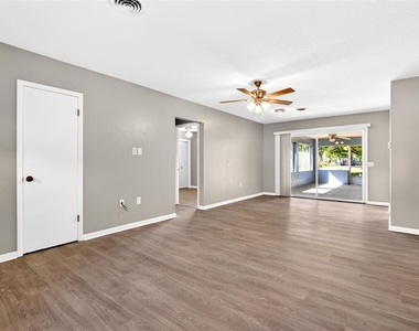 3423 Sw 27th Street - Photo Thumbnail 6
