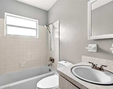 3423 Sw 27th Street - Photo Thumbnail 9