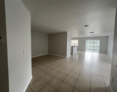 572 Cresting Oak Circle - Photo Thumbnail 4