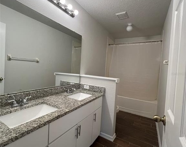 572 Cresting Oak Circle - Photo Thumbnail 14
