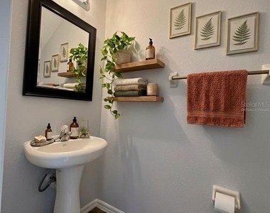572 Cresting Oak Circle - Photo Thumbnail 7