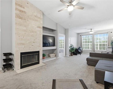 13001 Mulberry Park Drive - Photo Thumbnail 10