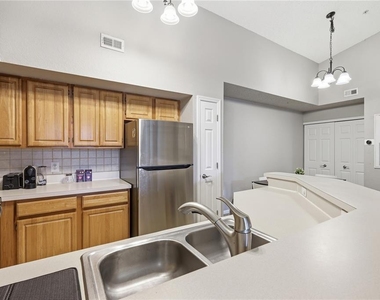 13001 Mulberry Park Drive - Photo Thumbnail 15