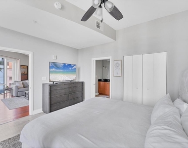 525 E Jackson Street - Photo Thumbnail 21