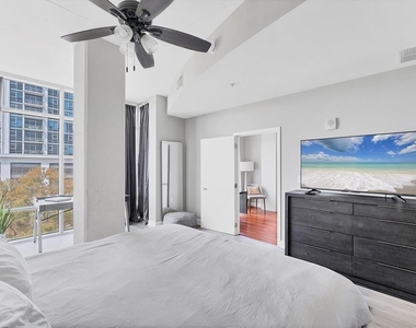 525 E Jackson Street - Photo Thumbnail 20