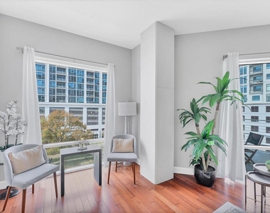 525 E Jackson Street - Photo Thumbnail 8
