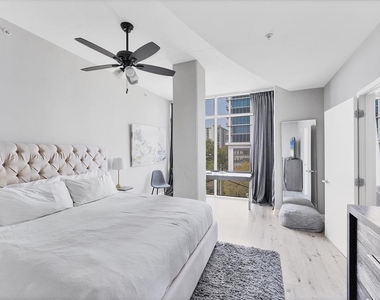 525 E Jackson Street - Photo Thumbnail 19