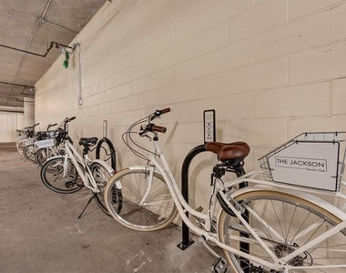 525 E Jackson Street - Photo Thumbnail 46