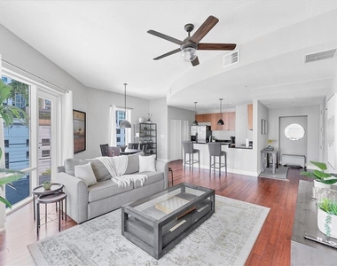 525 E Jackson Street - Photo Thumbnail 9
