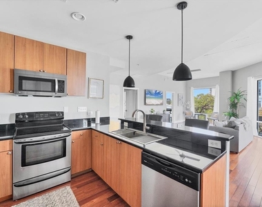 525 E Jackson Street - Photo Thumbnail 13