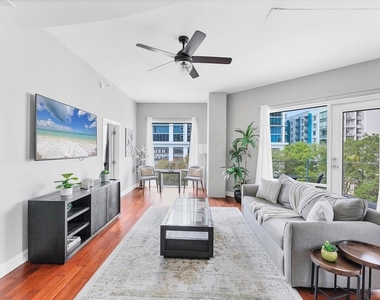 525 E Jackson Street - Photo Thumbnail 6