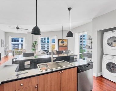 525 E Jackson Street - Photo Thumbnail 15