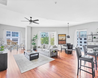 525 E Jackson Street - Photo Thumbnail 5