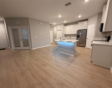4005 Westwood Fields Loop - Photo Thumbnail 7
