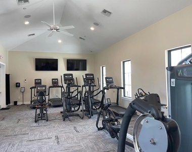 4005 Westwood Fields Loop - Photo Thumbnail 44