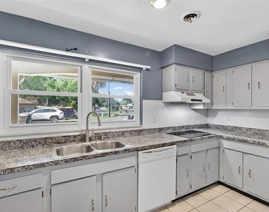 2622 Sw 35th Avenue - Photo Thumbnail 5