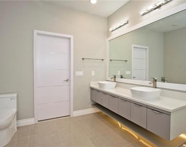 1927 Greenbriar Terrace - Photo Thumbnail 15