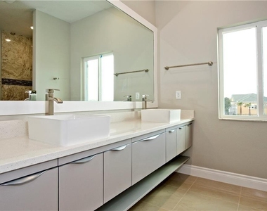 1927 Greenbriar Terrace - Photo Thumbnail 19