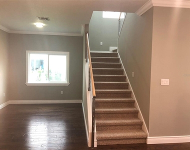 1927 Greenbriar Terrace - Photo Thumbnail 8