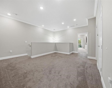 1927 Greenbriar Terrace - Photo Thumbnail 27